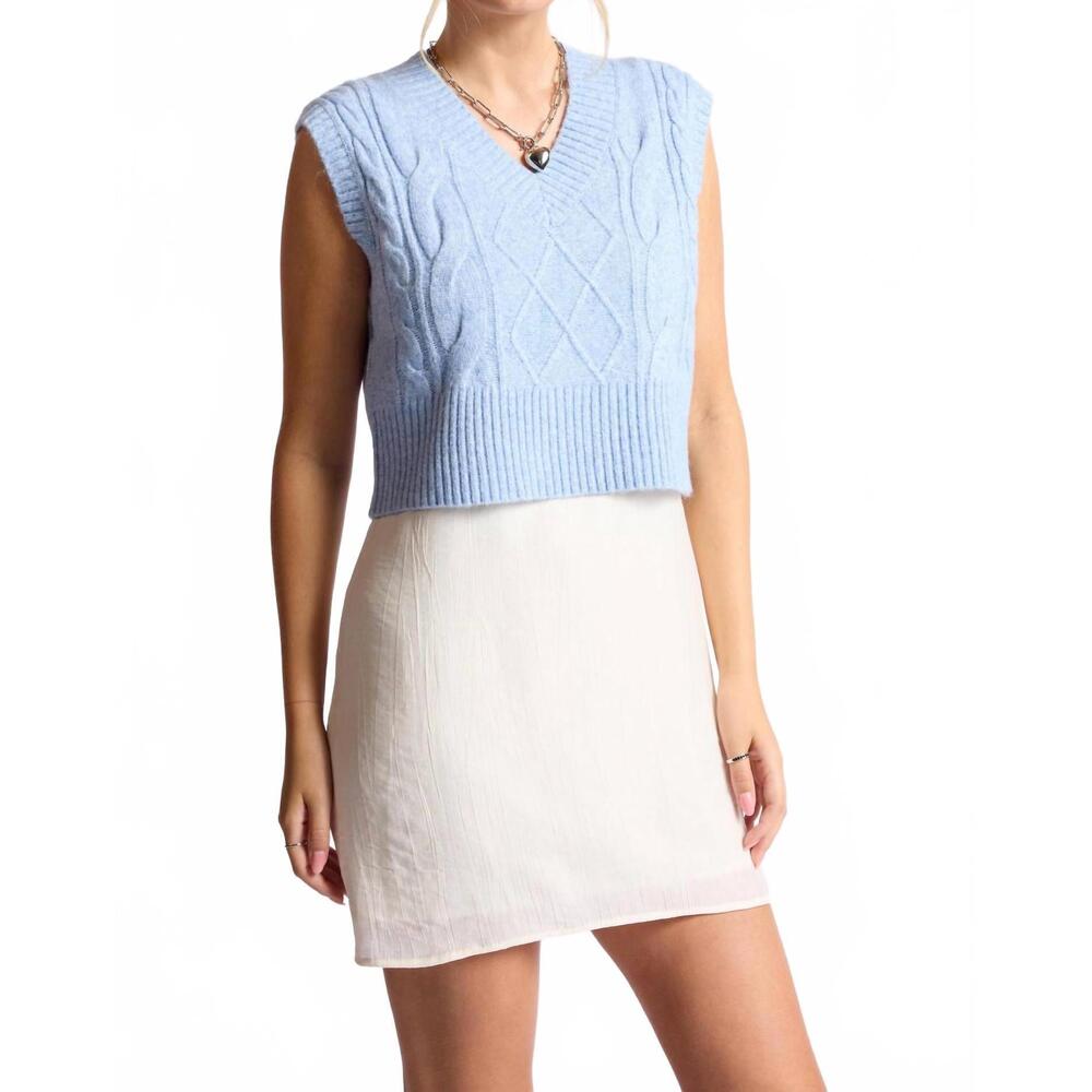 NEW SAGE THE LABEL clarke cable knit sweater vest in sky